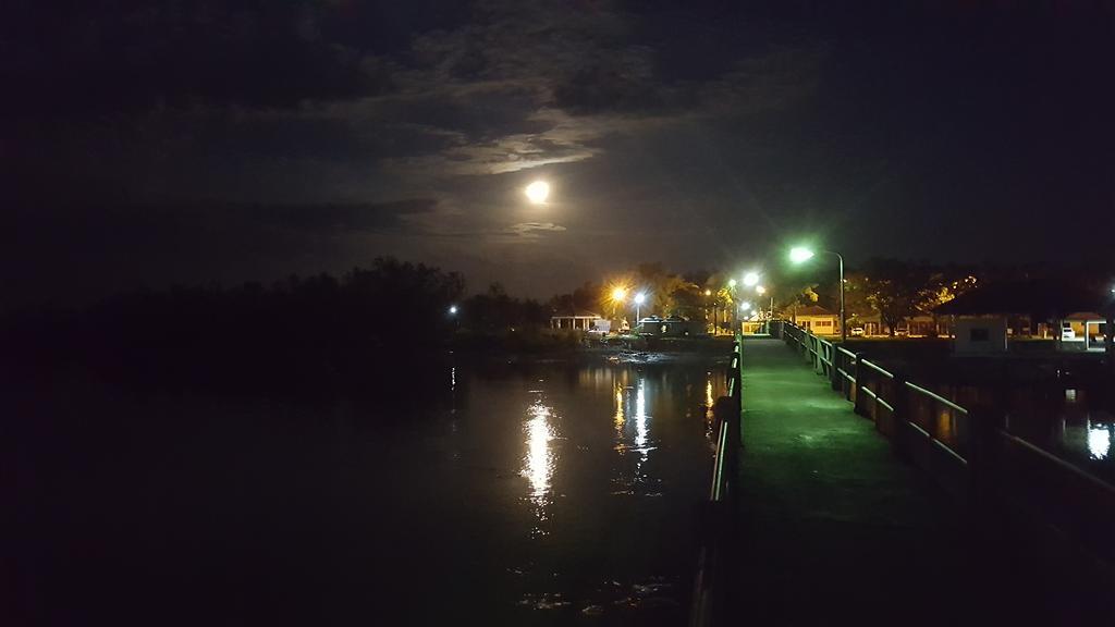 Calm At Bangphat Bor Saen Екстериор снимка
